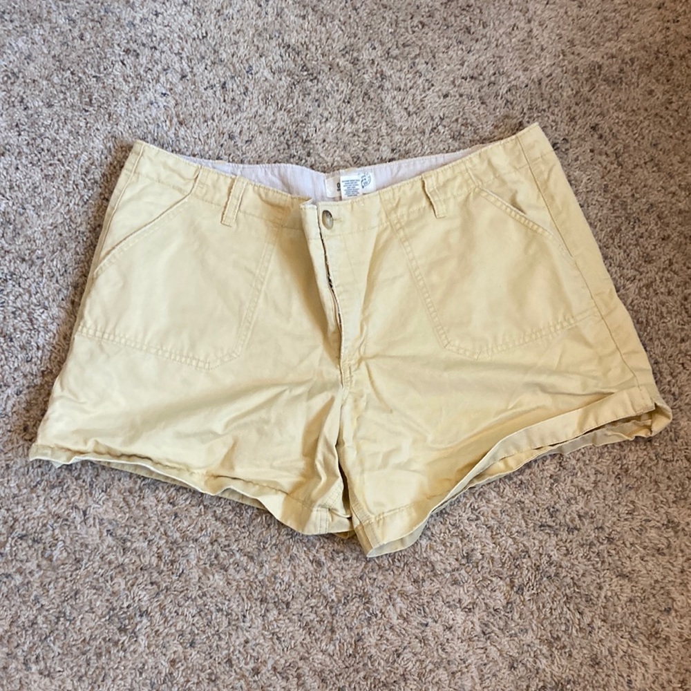Butter yellow size 18 cargo style shorts old navy